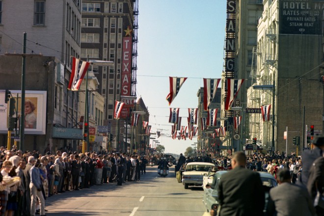 La parata di Kennedy nel centro di Dallas il 22 novembre 1963