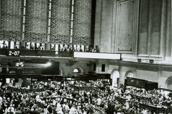 Il floor del NYSE all'ora in cui gli scambi furono sospesi dopo l'assassinio di JFK